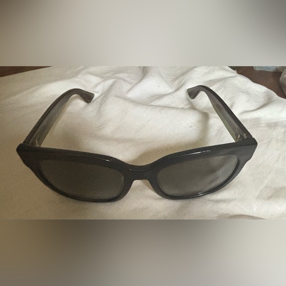 Gucci Sunglasses - Picture 2 of 2